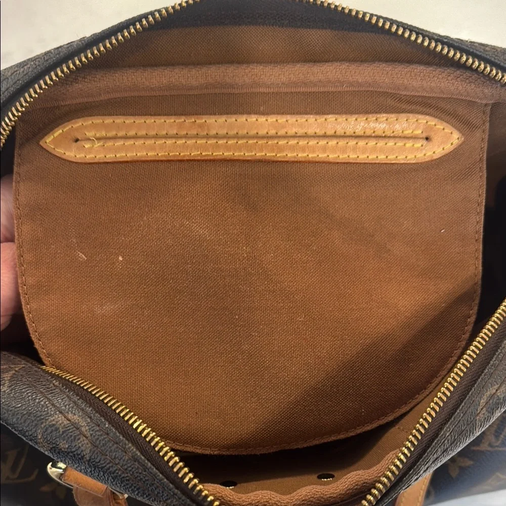 Louis Vuitton Monogram Brown Shoulder Bag - Picture 6 of 8